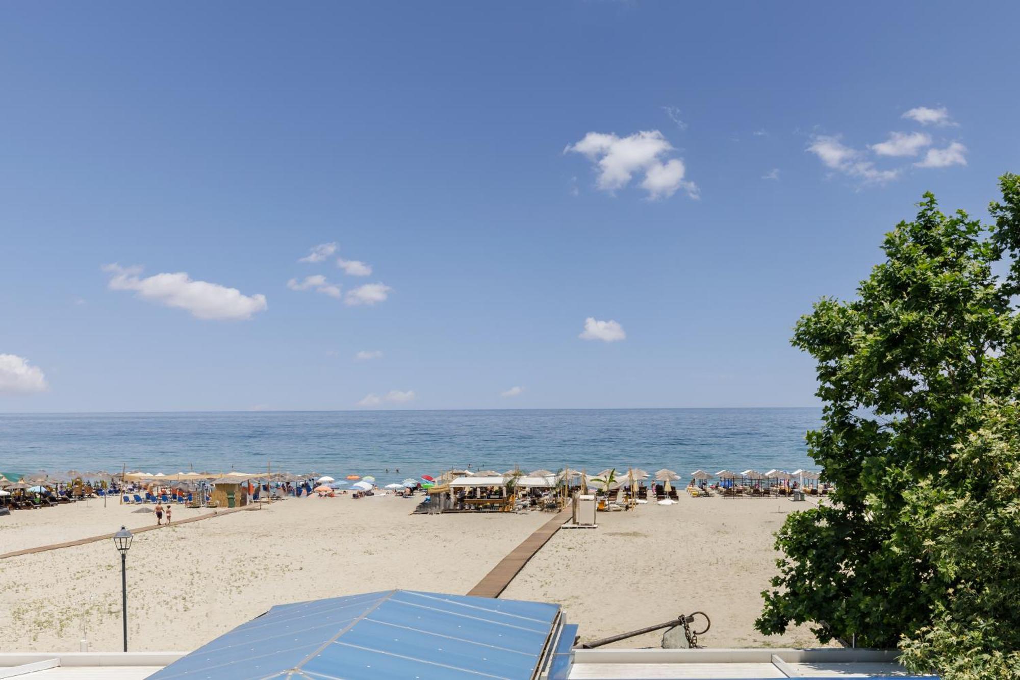 Agyra Seaview Hotel By Panel Hospitality ネイポリ エクステリア 写真