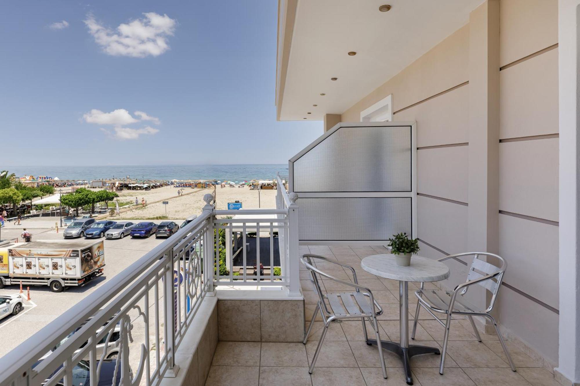 Agyra Seaview Hotel By Panel Hospitality ネイポリ 部屋 写真