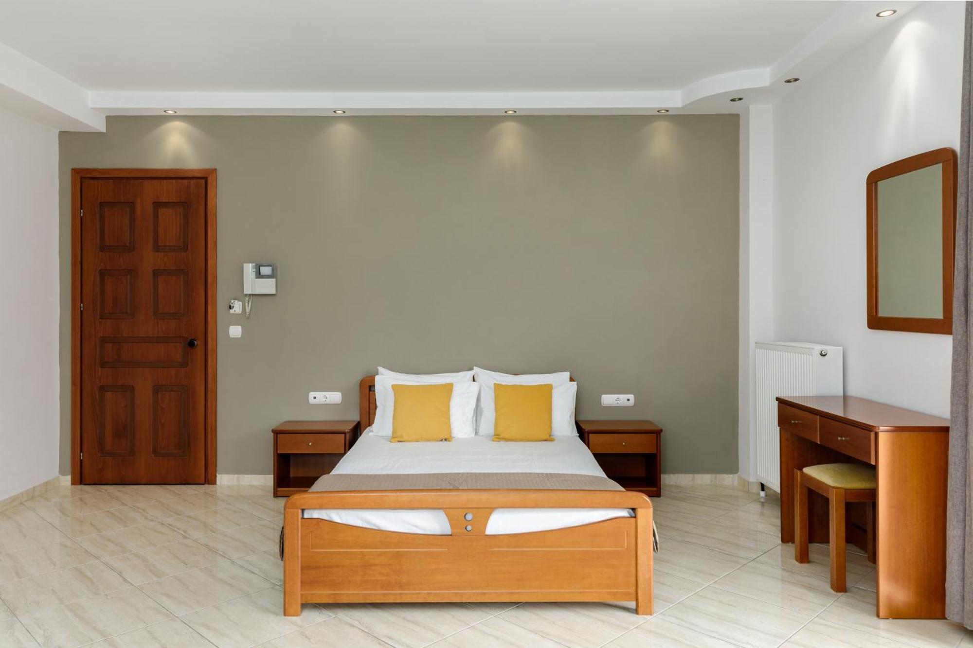 Agyra Seaview Hotel By Panel Hospitality ネイポリ エクステリア 写真