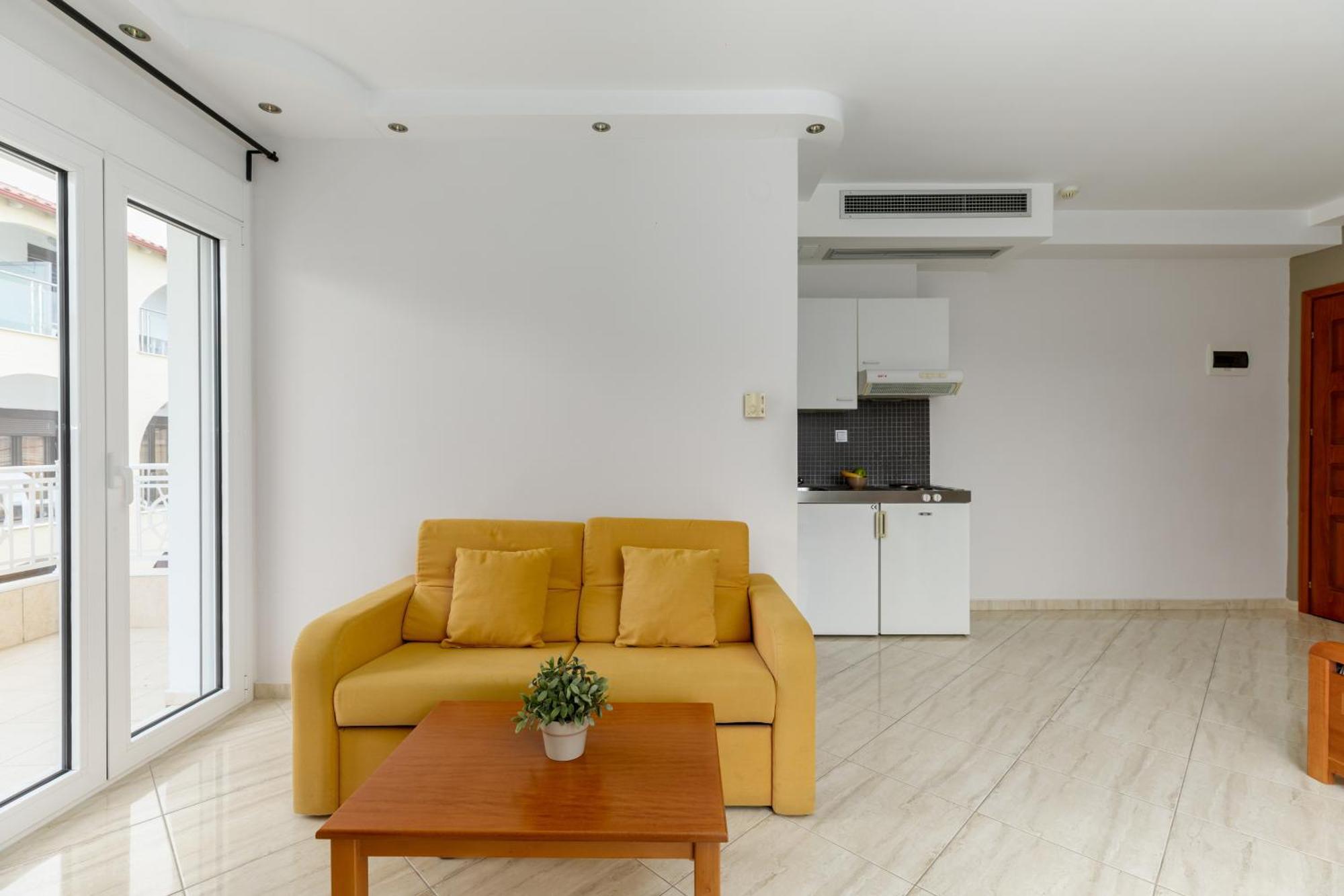 Agyra Seaview Hotel By Panel Hospitality ネイポリ エクステリア 写真