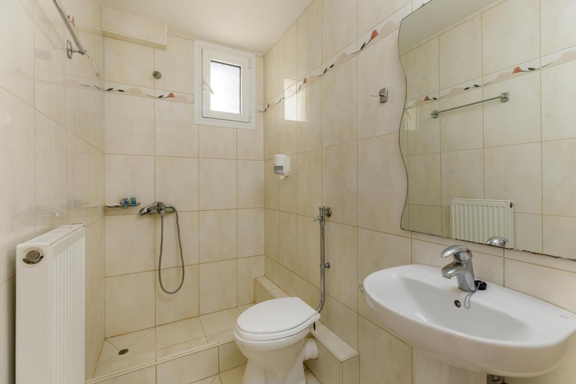 Agyra Seaview Hotel By Panel Hospitality ネイポリ 部屋 写真