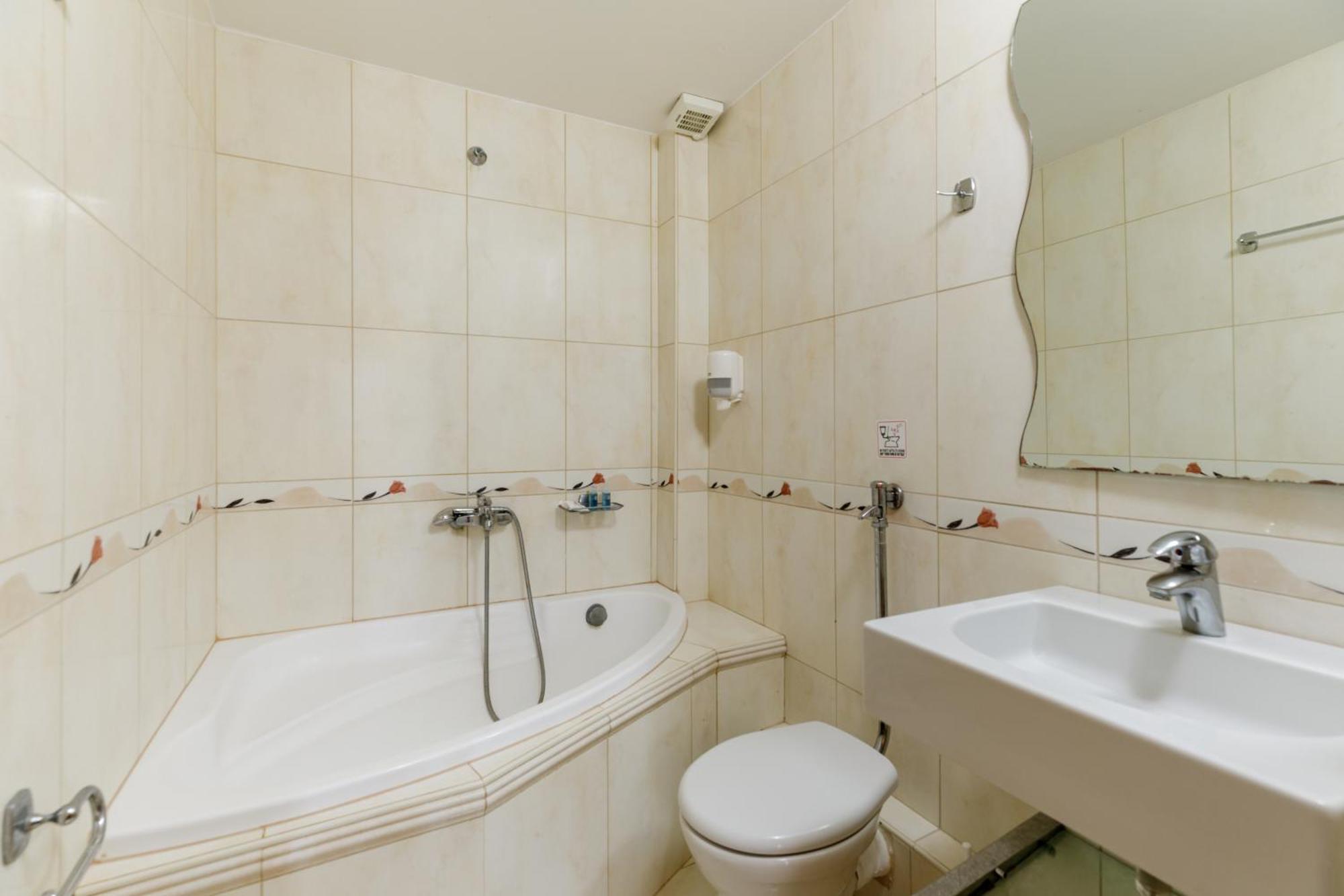 Agyra Seaview Hotel By Panel Hospitality ネイポリ 部屋 写真