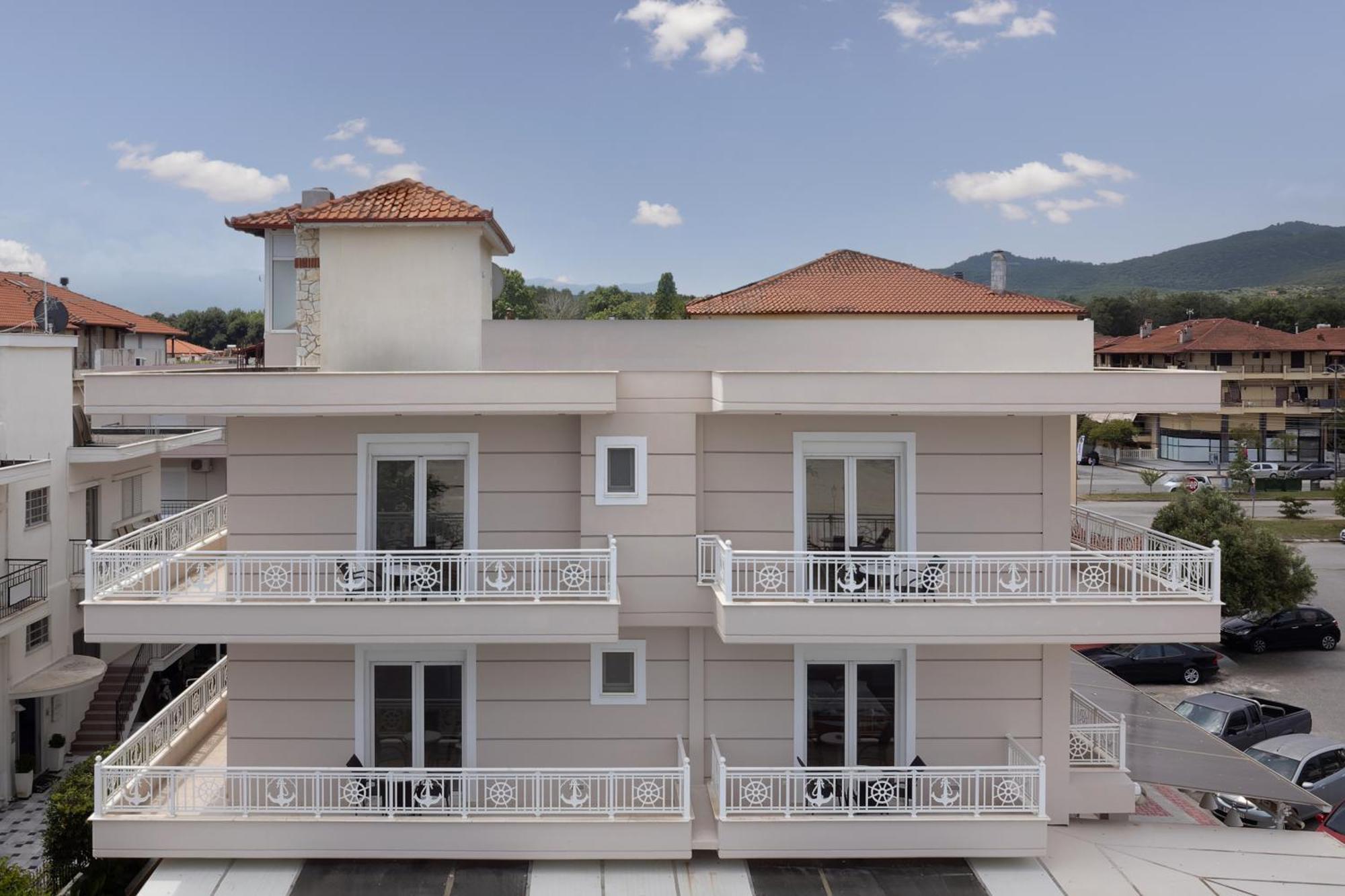 Agyra Seaview Hotel By Panel Hospitality ネイポリ エクステリア 写真