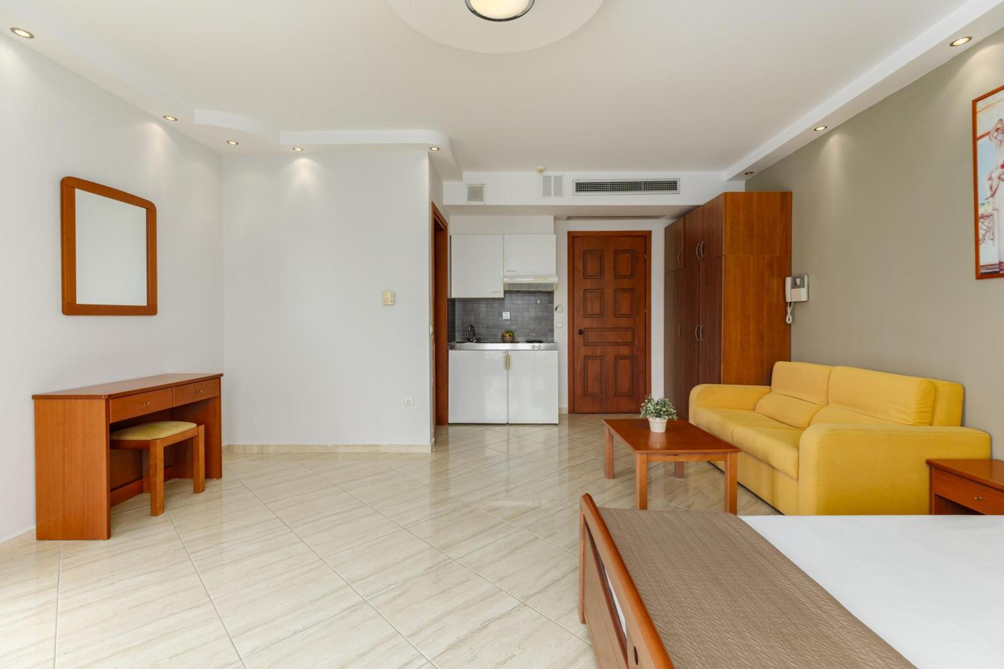 Agyra Seaview Hotel By Panel Hospitality ネイポリ エクステリア 写真