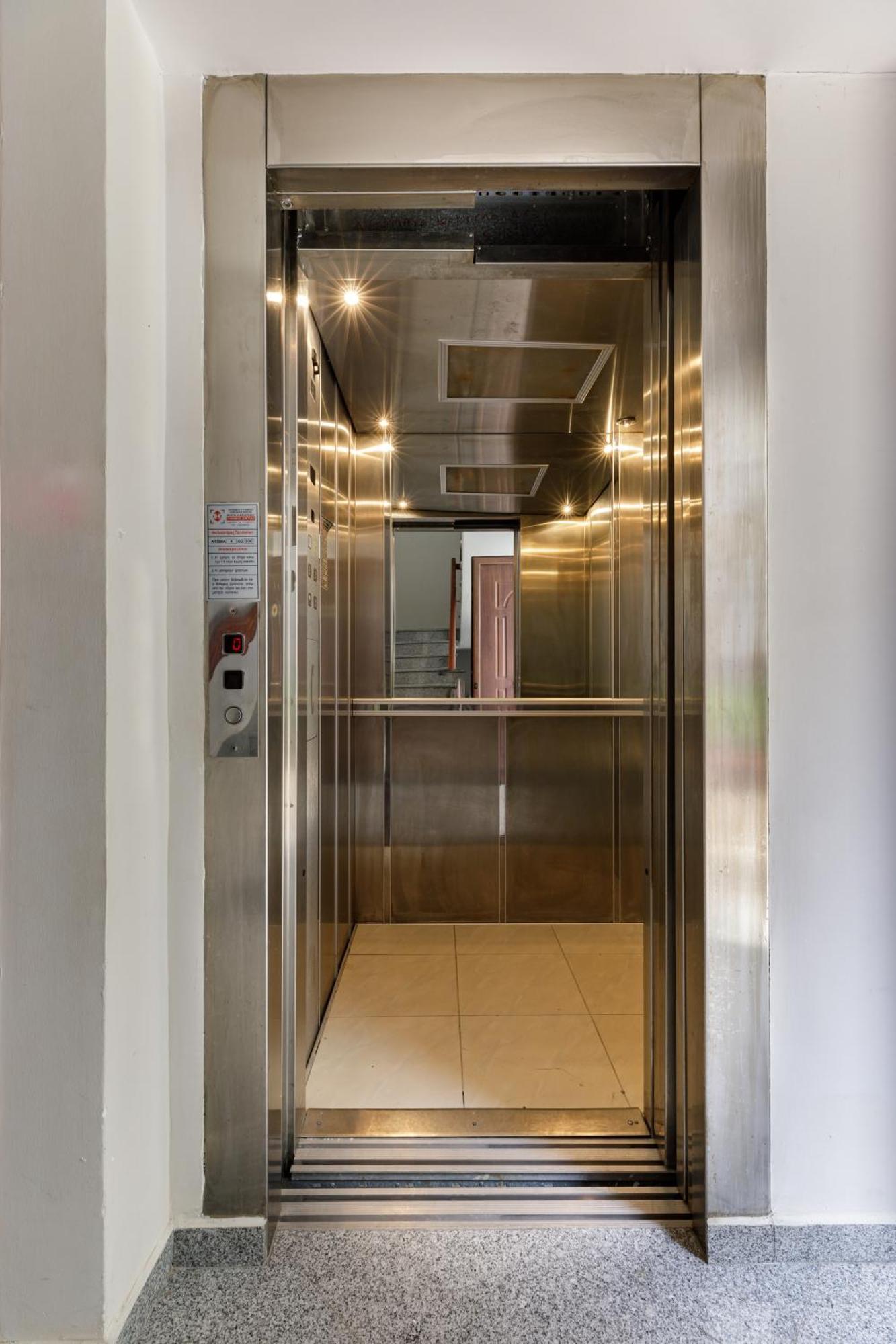 Agyra Seaview Hotel By Panel Hospitality ネイポリ エクステリア 写真